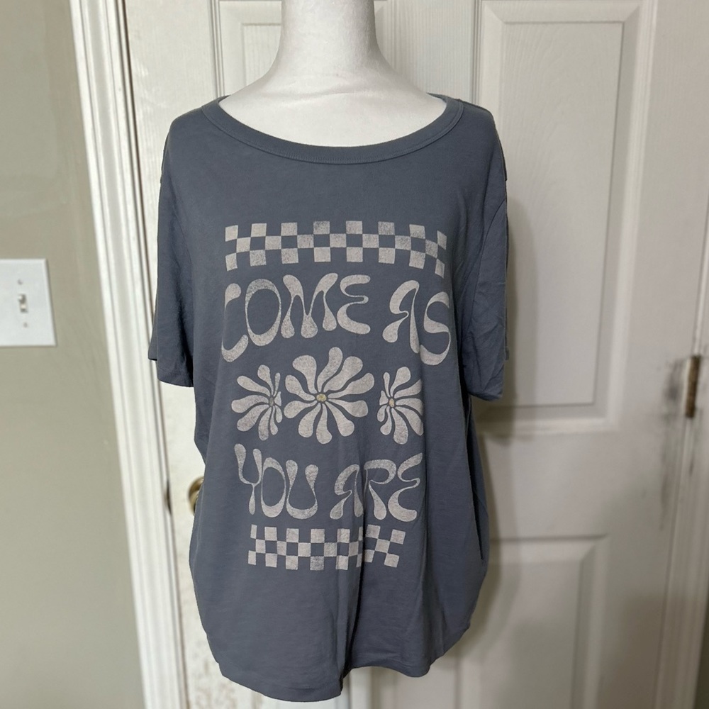 Old Navy Graphic T-shirt